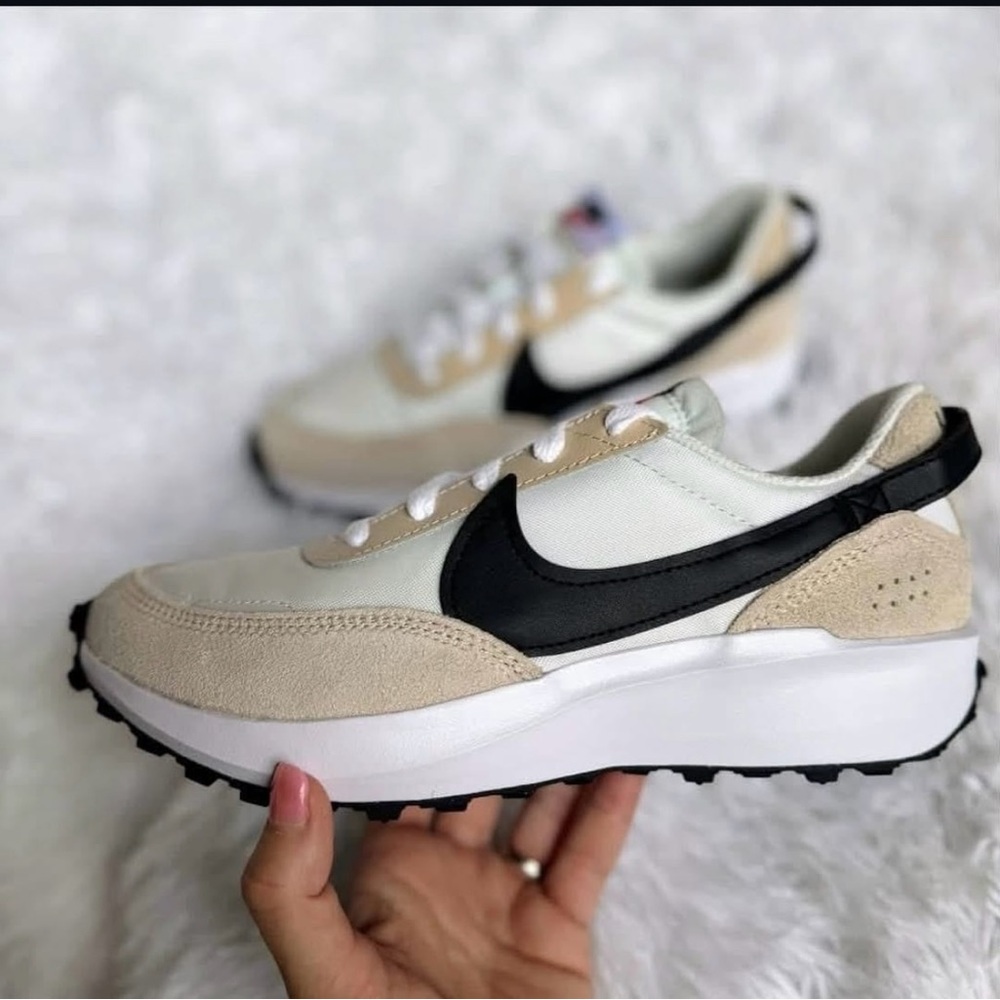 Nike women’s waffle debut sneakers